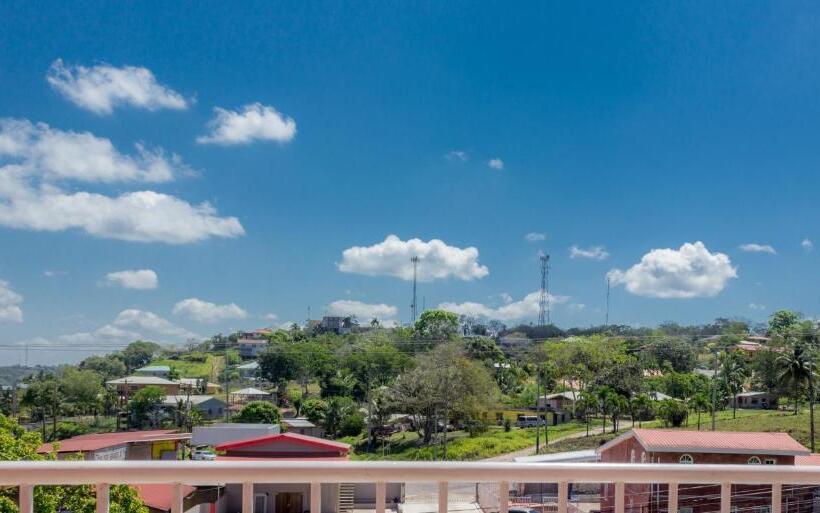 בית מלון כפרי Rolson