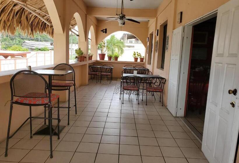 בית מלון כפרי Rolson