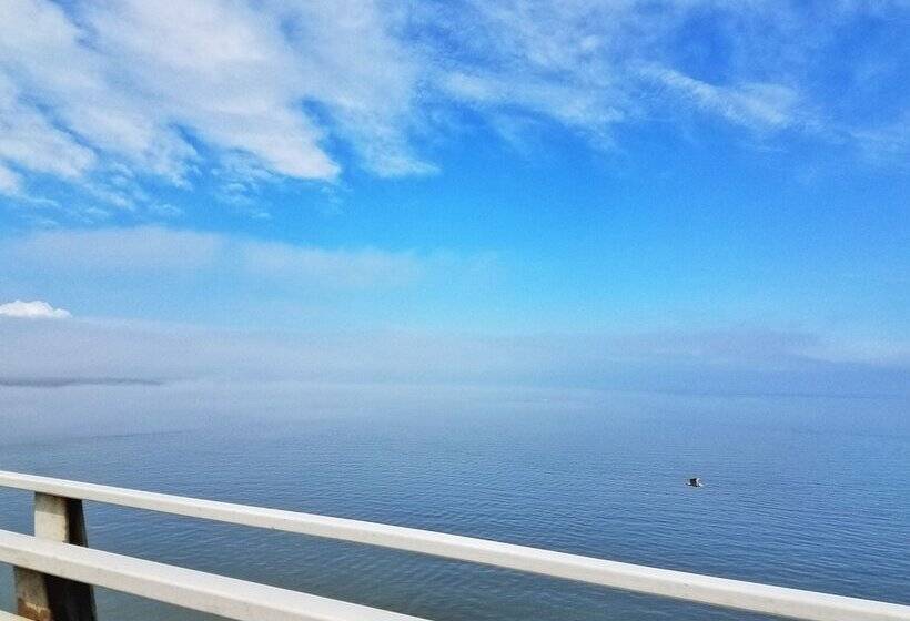 فندق Sandaway Suites & Beach