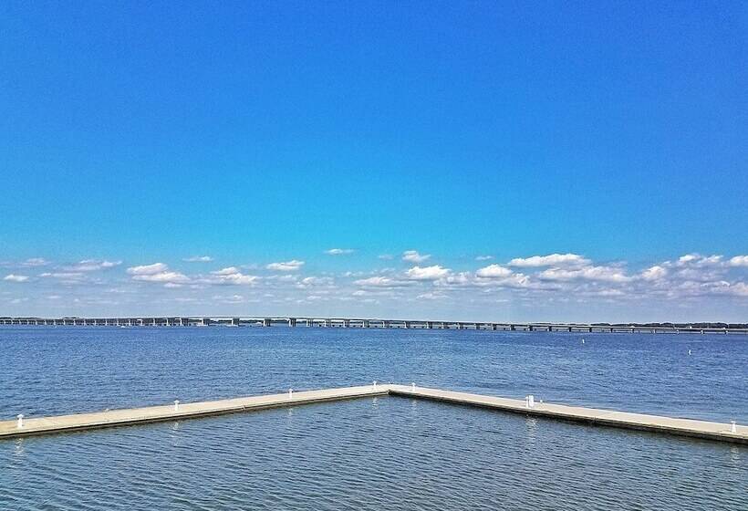 فندق Sandaway Suites & Beach