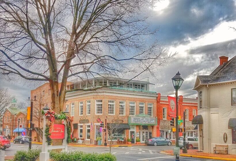 فندق Sandaway Suites & Beach