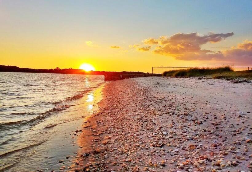 فندق Sandaway Suites & Beach