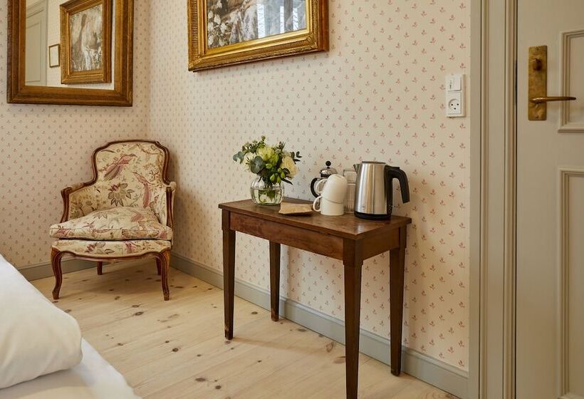 Отель Schackenborg Slotskro