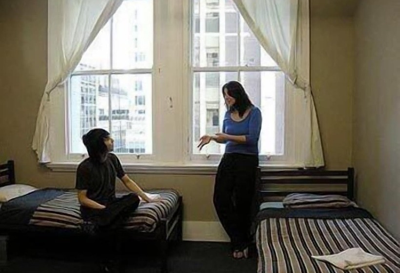 בית מלון כפרי Surf  N  Snow Backpackers