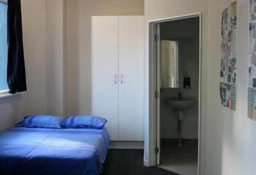 בית מלון כפרי Surf  N  Snow Backpackers