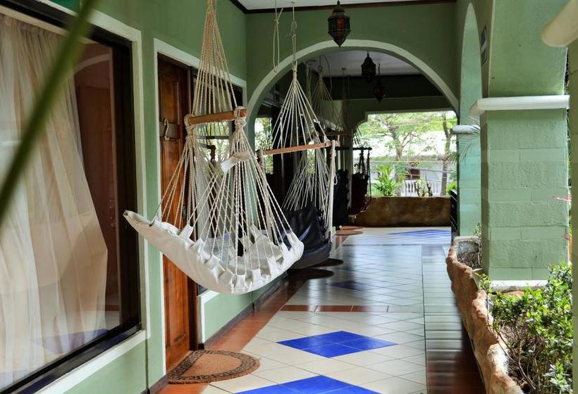 ホテル Tamarindo Hostel Resort