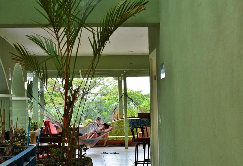 ホテル Tamarindo Hostel Resort