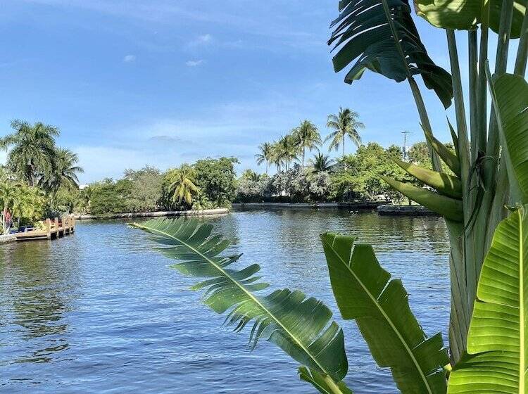 酒店 The Cabanas Guesthouse & Spa Gay Resort Catering To Gay Men