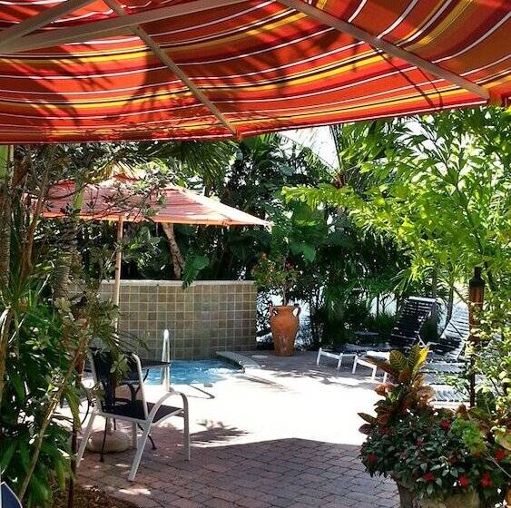 酒店 The Cabanas Guesthouse & Spa Gay Resort Catering To Gay Men