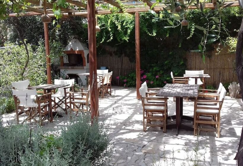 هتل Tilemachos Rooms & Studios