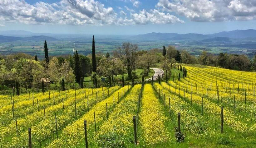 فندق Valdonica Winery Fine Dine & Wine