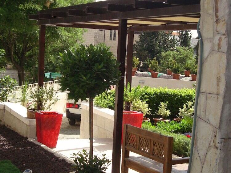 هتل Villa Dia Guesthouse