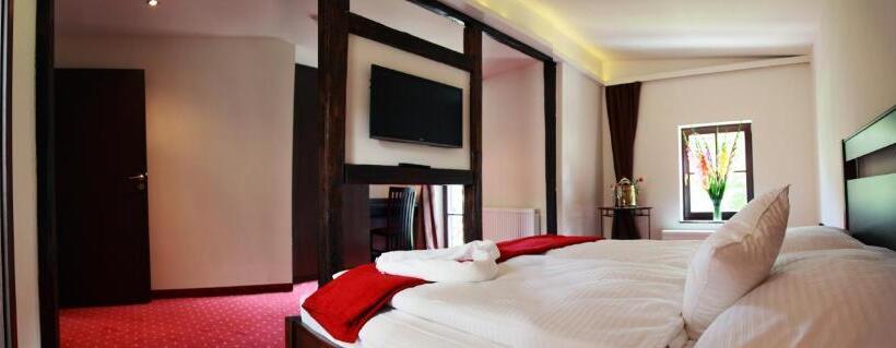 هتل Villa Rozmaryn Gourmet & Wine