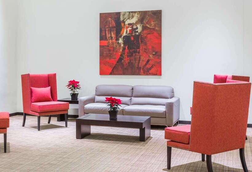 Отель Wyndham Quito Airport