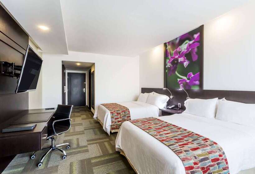 Отель Wyndham Quito Airport