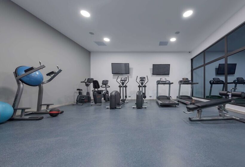 هتل Wyndham Quito Airport