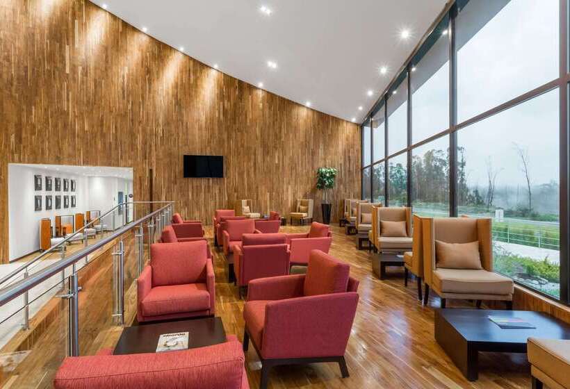 Отель Wyndham Quito Airport