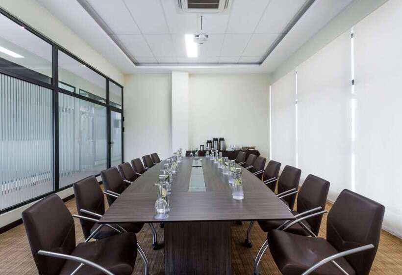 هتل Wyndham Quito Airport