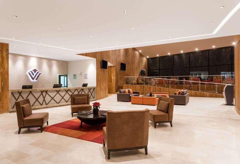 هتل Wyndham Quito Airport