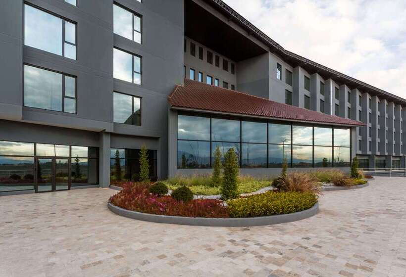 Отель Wyndham Quito Airport