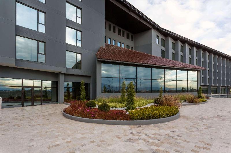 Отель Wyndham Quito Airport