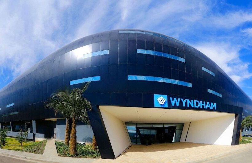 Отель Wyndham Quito Airport