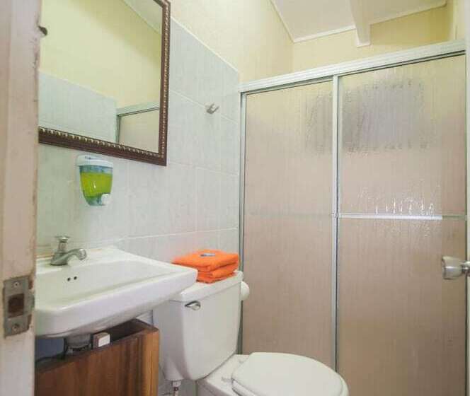 旅馆 Cadillac Rock Beach