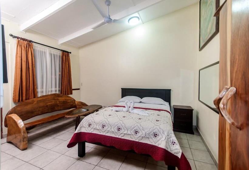 旅馆 Cadillac Rock Beach