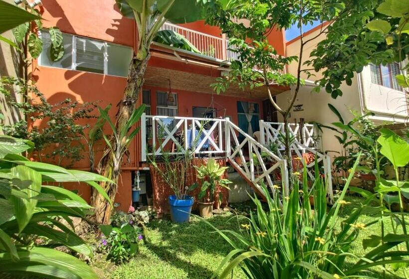 فندق صغير Casa De Lis Hotel & Tourist Info Centre