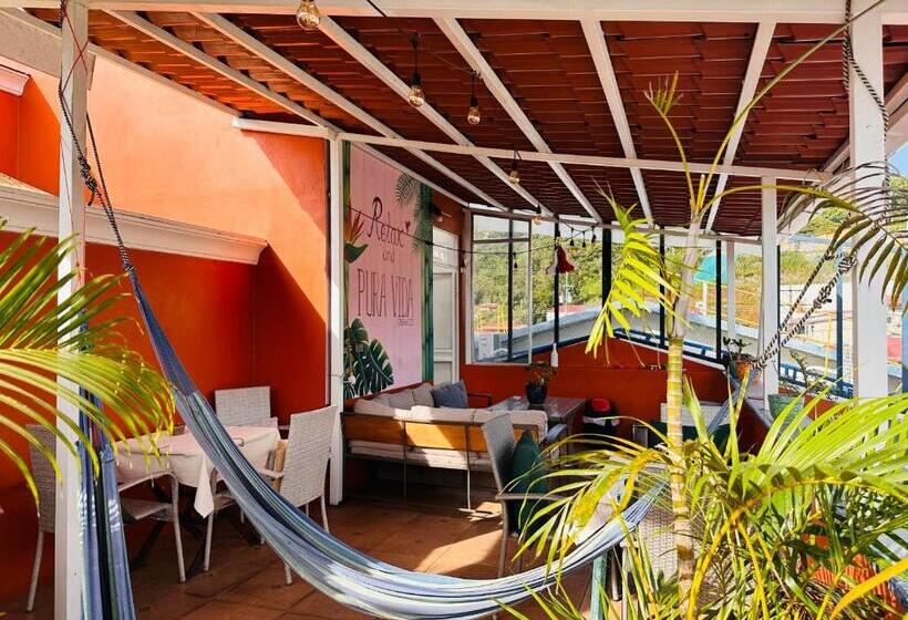 فندق صغير Casa De Lis Hotel & Tourist Info Centre