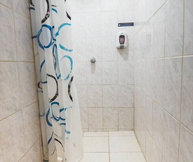 فندق صغير Drake Bay Backpackers