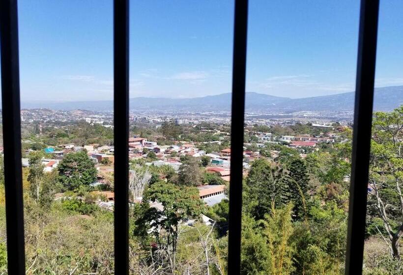 فندق صغير Monte Campana Escazu