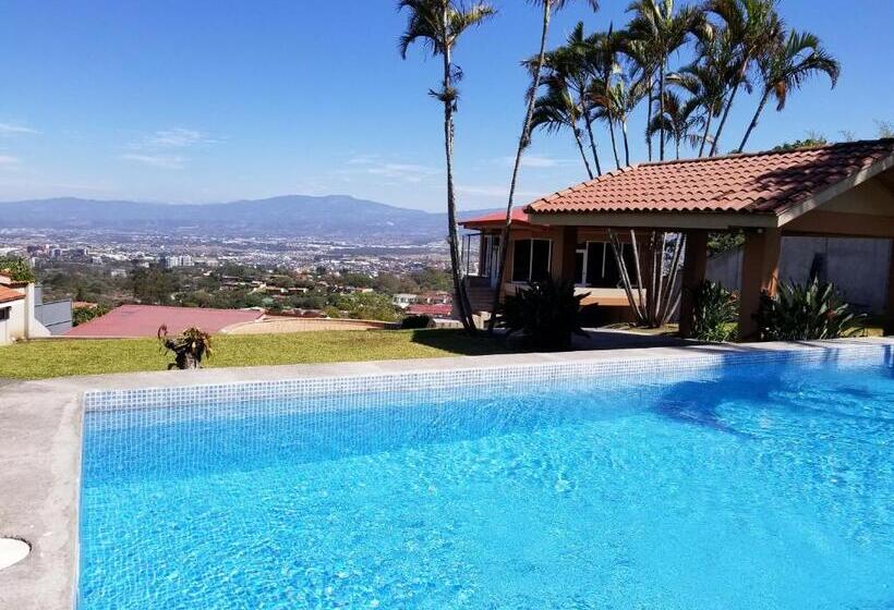 فندق صغير Monte Campana Escazu