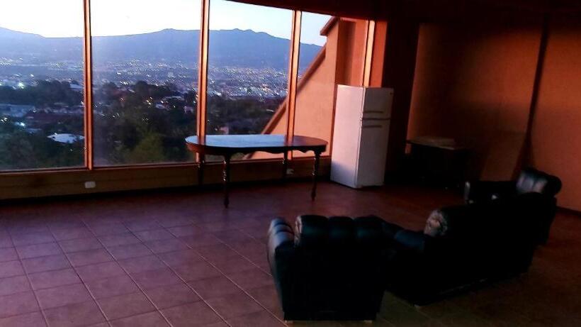 فندق صغير Monte Campana Escazu