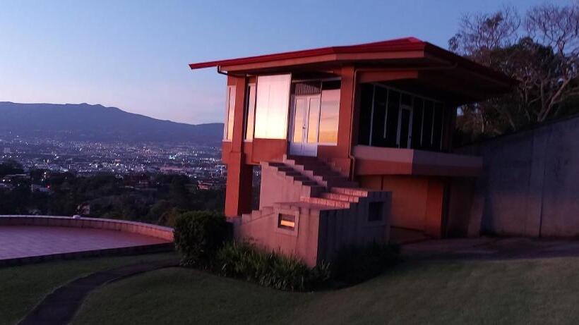 فندق صغير Monte Campana Escazu
