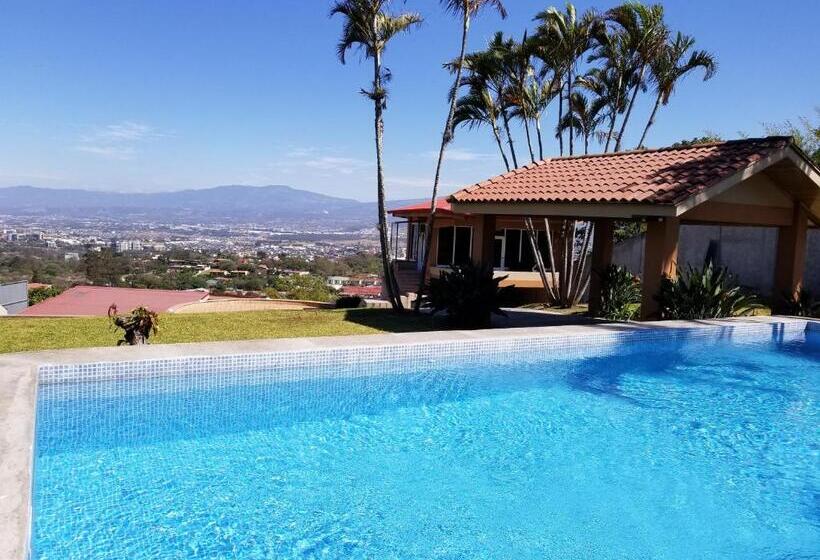 فندق صغير Monte Campana Escazu