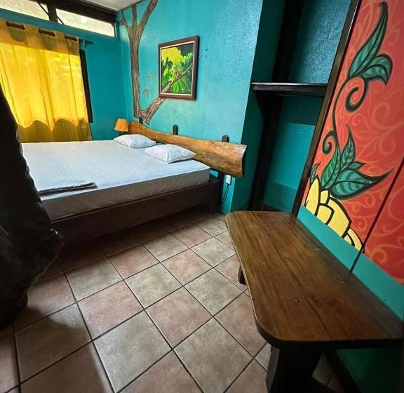 Общежитие Playa Negra Brewing Beachfront