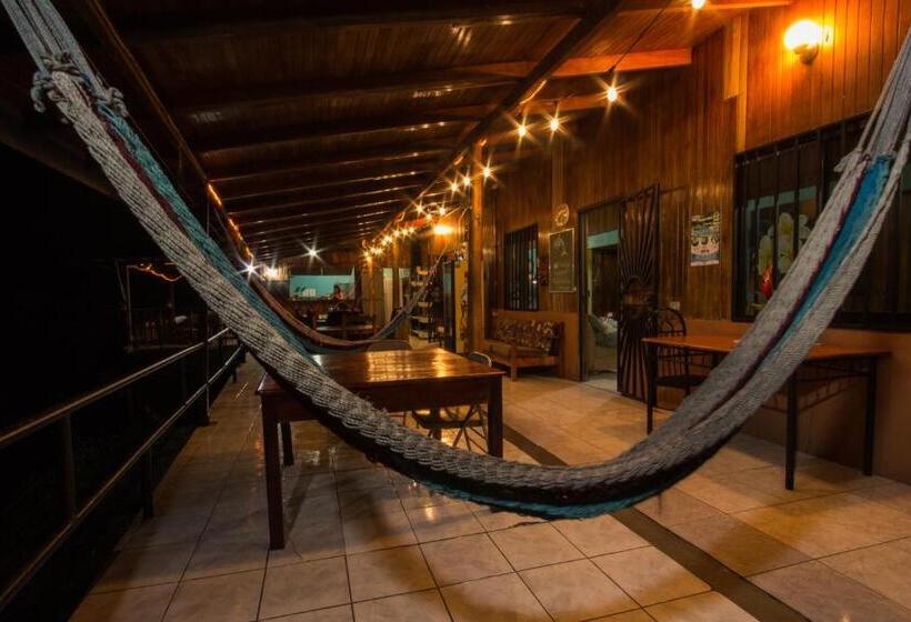 فندق صغير Pura Natura Lodge Manuel Antonio