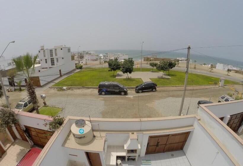 فندق صغير Waves Surf Camp Peru