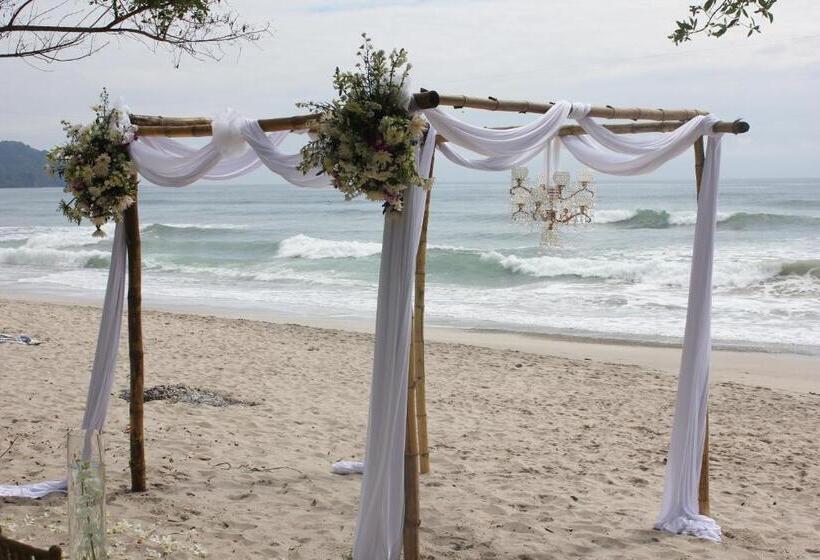 Banana Beach Bungalows