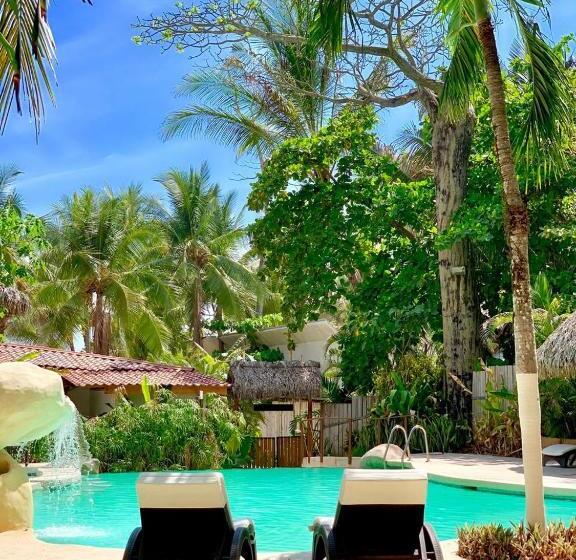 Banana Beach Bungalows