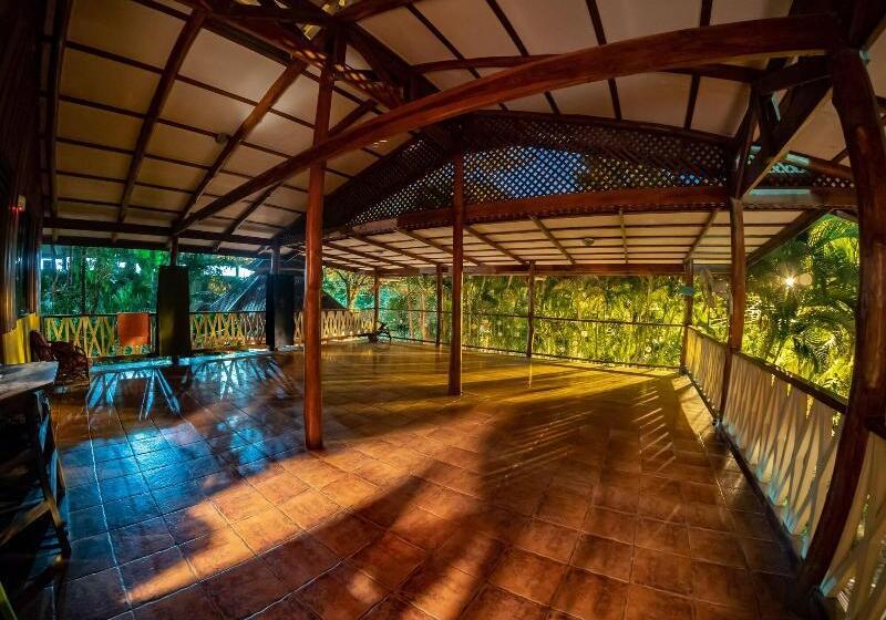 تختخواب و صبحانه Casa Zen