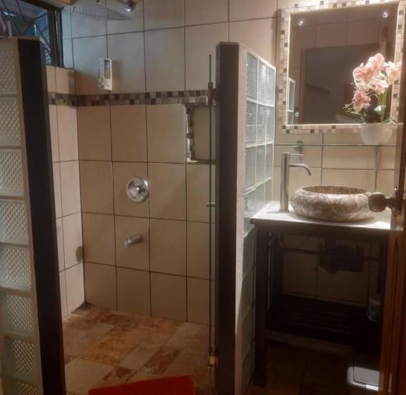 住宿加早餐  Coyaba Tropical Elegant Adult Guesthouse