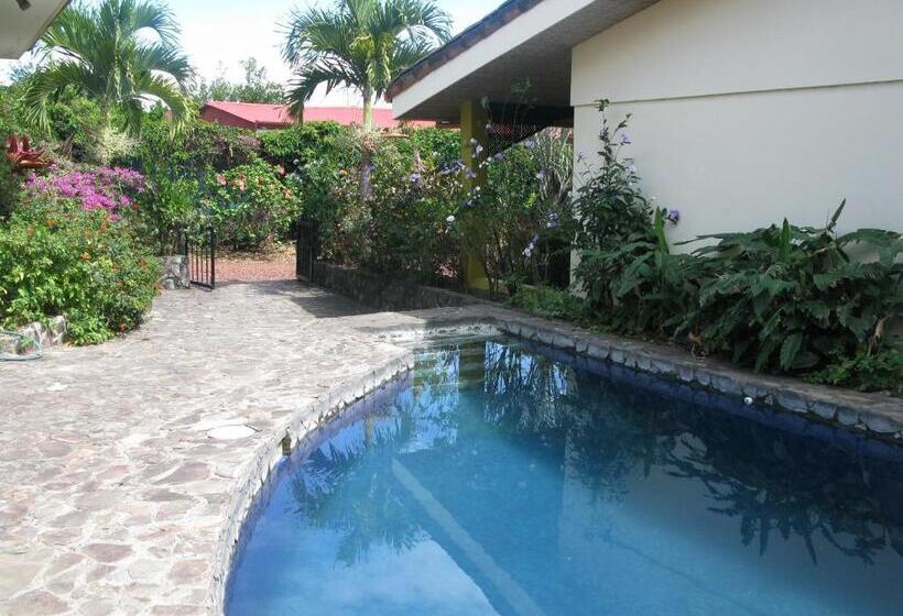 مبيت وإفطار Dos Palmas Studio Apartments