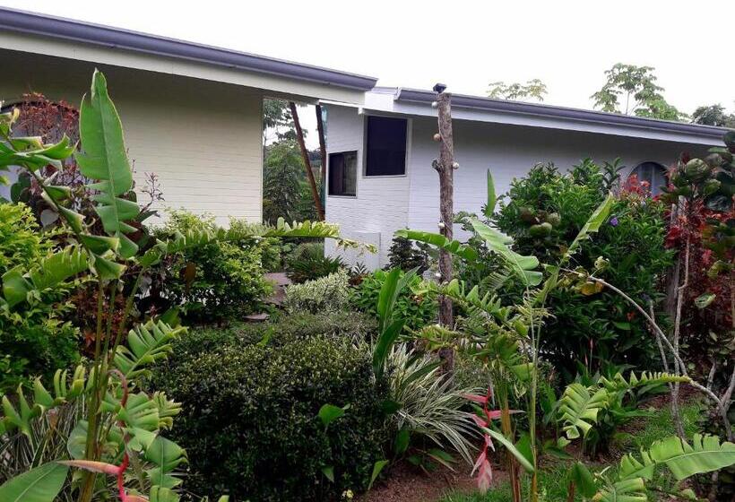 تختخواب و صبحانه Eden Tica Lodge