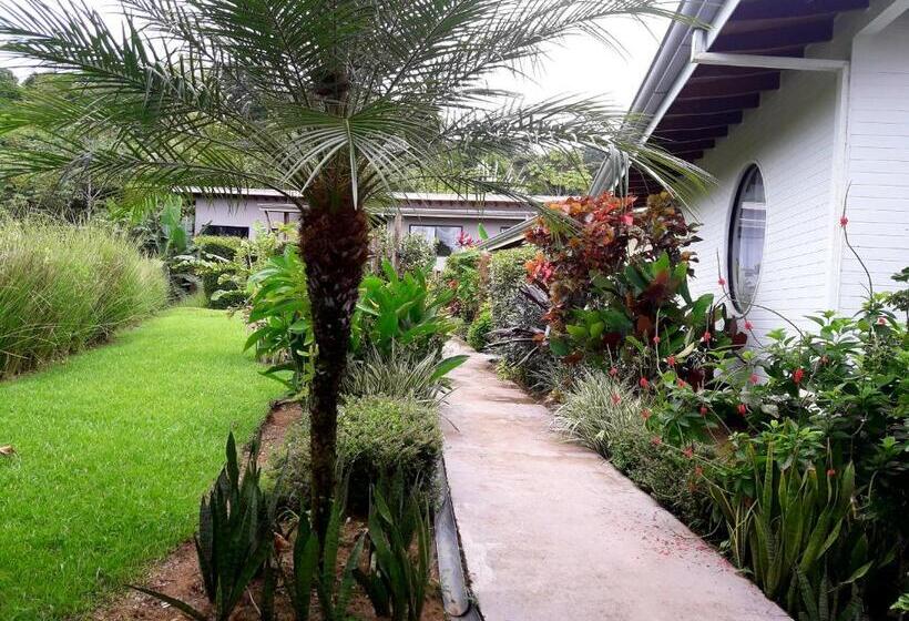 تختخواب و صبحانه Eden Tica Lodge