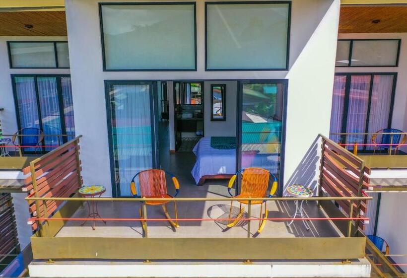 צימר La Fortuna Lodge By Treebu Hotels