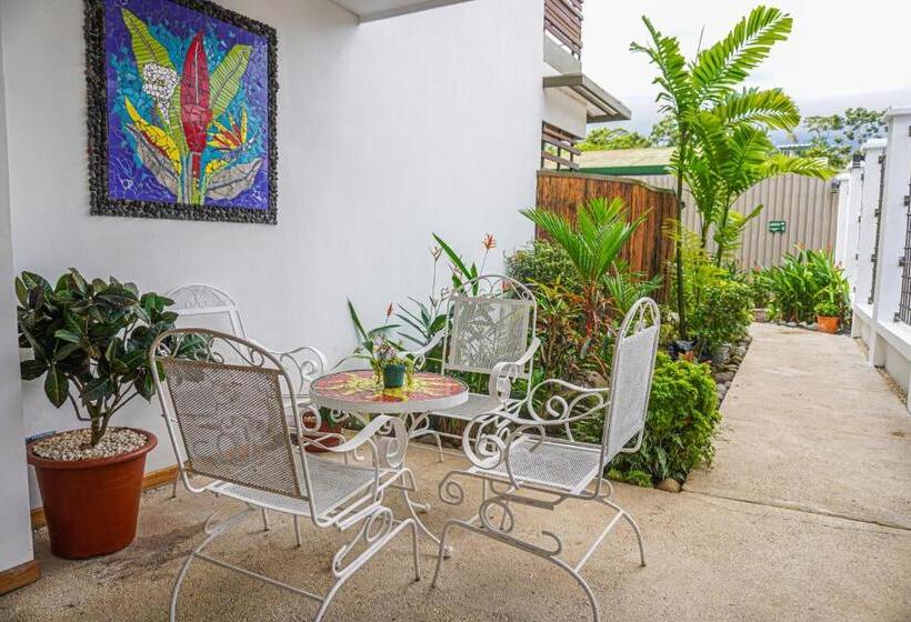 צימר La Fortuna Lodge By Treebu Hotels