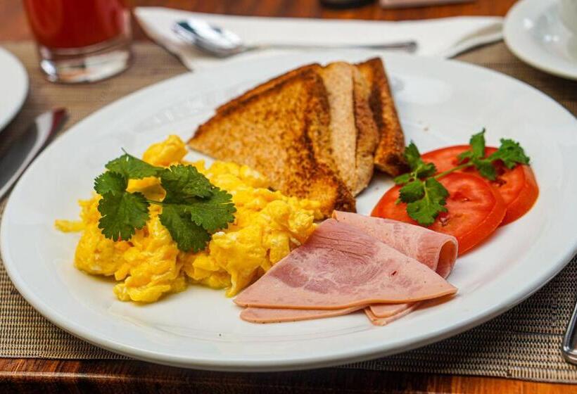 צימר La Fortuna Lodge By Treebu Hotels