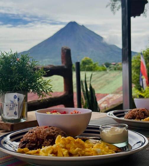 민박 Los Tucanes Lodging